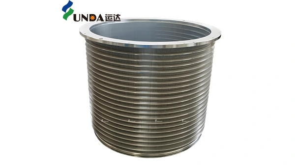 Medium consistency pressure screen basket